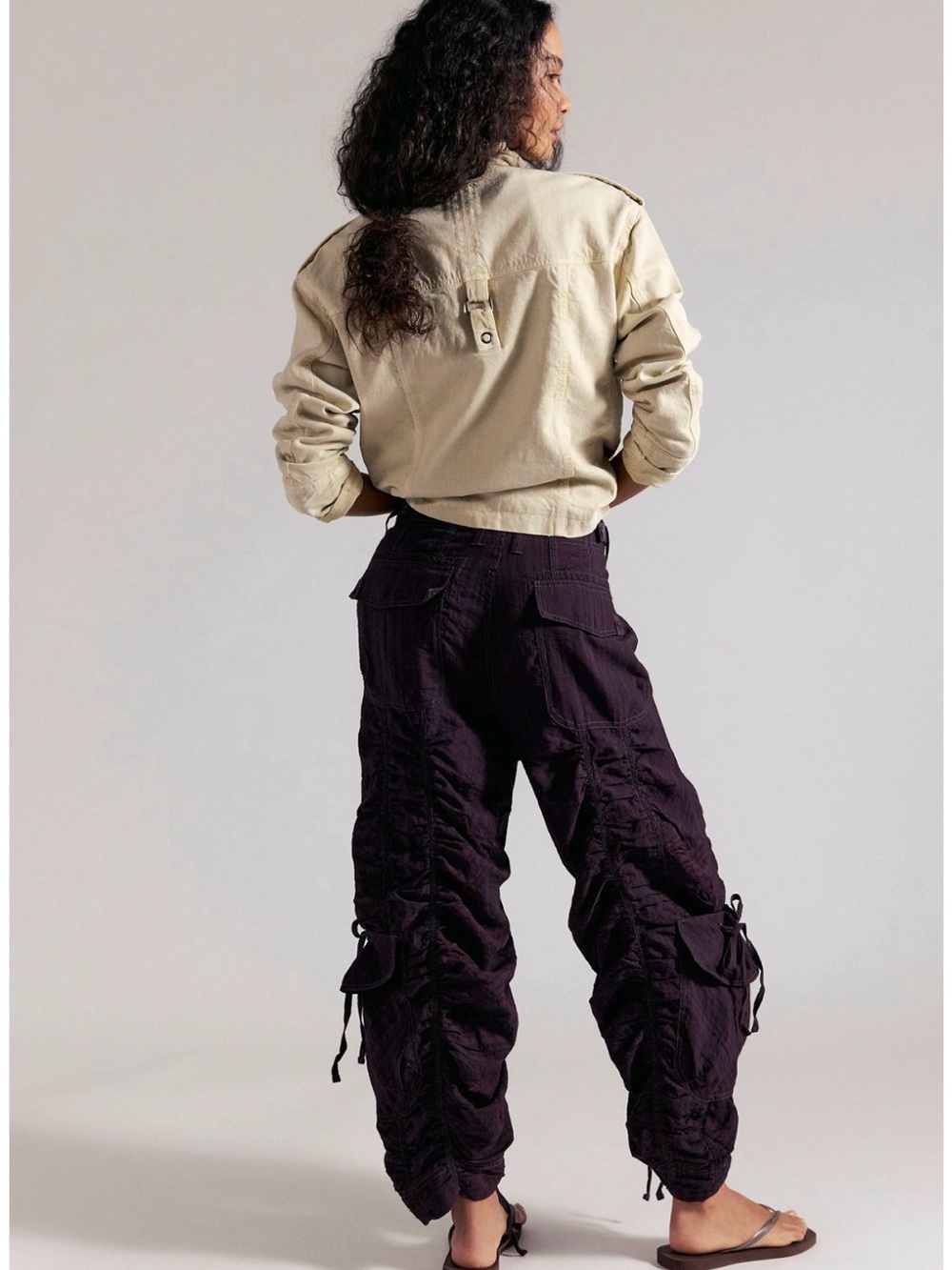 Free people Scorpio shirred mid rise cargo pants in “Black Coffee” Size L. - Picture 2 of 8